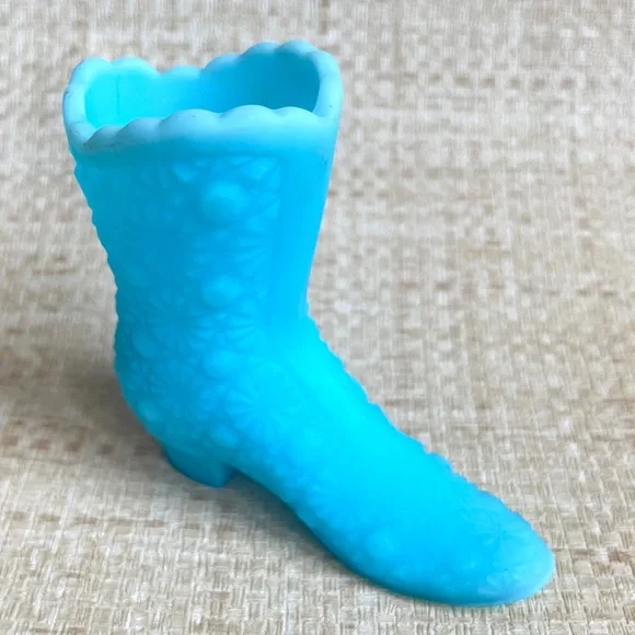 Fenton Boot Satin Custard Blue Daisy Button Art Glass Boot Figurine Orig Sticker - Picture 4 of 5